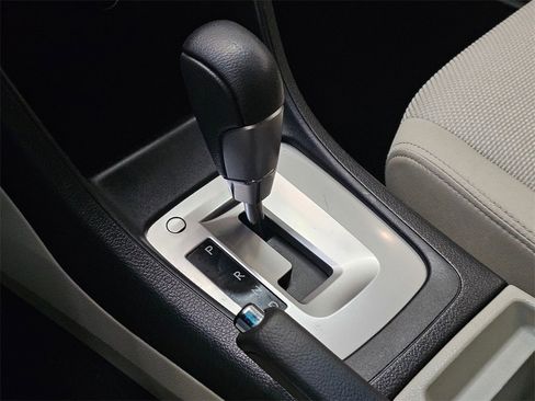 Used 2014 Subaru Crosstrek 2.0i Premium image 32