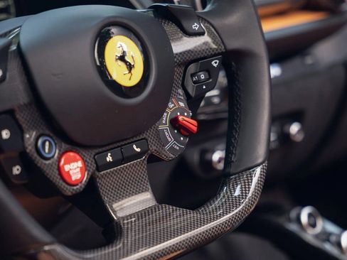 Used 2022 Ferrari 812 GTS RWD image 7