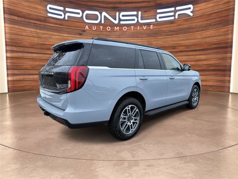 Used 2025 Ford Expedition Active image 6