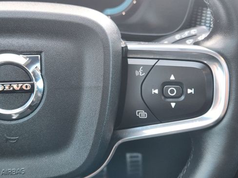 Used 2022 Volvo XC40 P8 Recharge Plus image 21