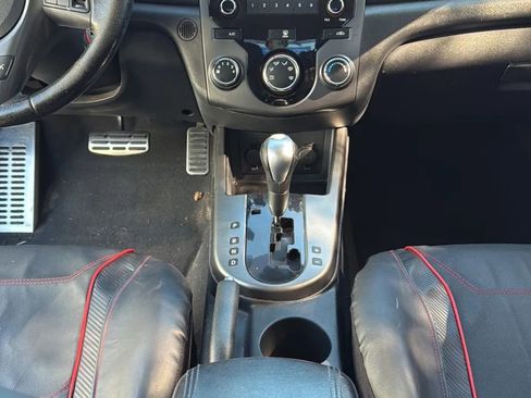 Used 2010 Kia Forte Koup SX w/ Leather Pkg image 12