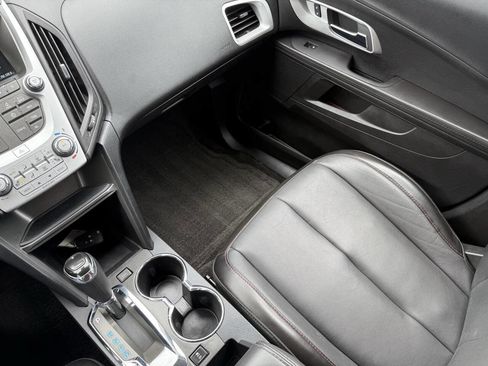 Used 2016 Chevrolet Equinox LTZ w/ Enhanced Convenience Package image 22