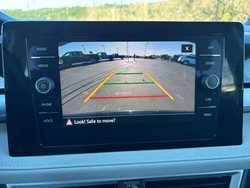 Used 2025 Volkswagen Taos SE image 20