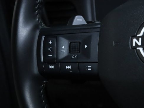Certified 2025 Nissan Rogue SV FWD image 21