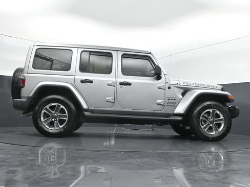 Used 2020 Jeep Wrangler Unlimited Sahara AWD/4WD image 41