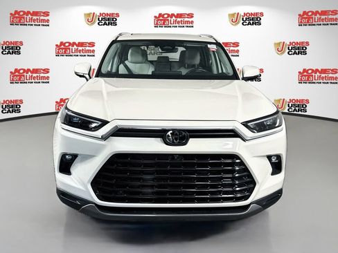 Certified 2024 Toyota Grand Highlander AWD image 13