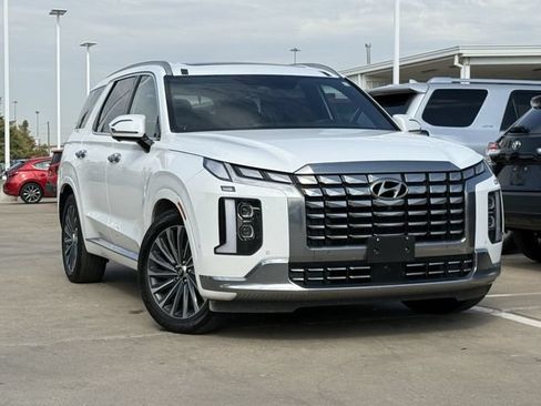 Used 2024 Hyundai Palisade Calligraphy AWD/4WD image 2