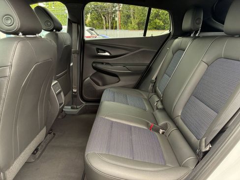 Used 2025 Buick Envista Preferred FWD image 24