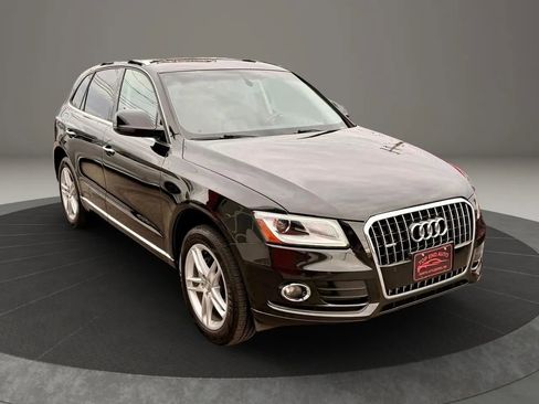 Used 2017 Audi Q5 2.0T Premium Plus w/ Technology Package image 3