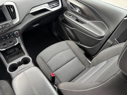 Used 2023 GMC Terrain SLE image 14