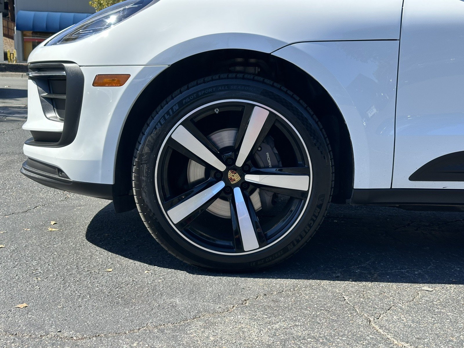 Used 2023 Porsche Macan AWD/4WD image 12
