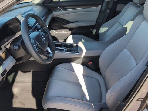 Used 2018 Honda Accord EX image 12