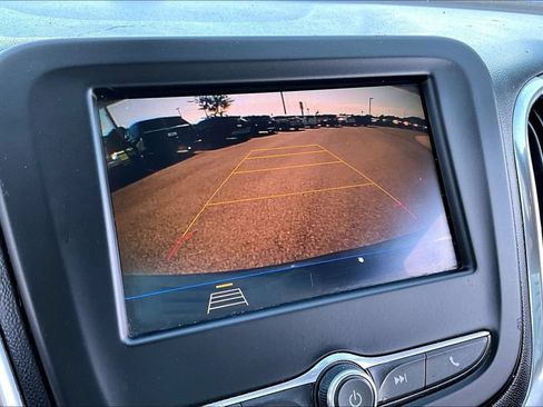 Used 2020 Chevrolet Equinox LS AWD/4WD image 23
