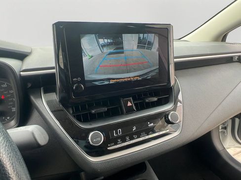 Used 2025 Toyota Corolla LE FWD image 16