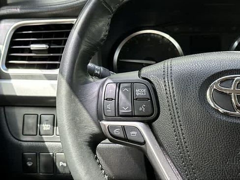 Used 2015 Toyota Highlander Limited AWD/4WD image 9