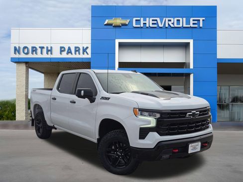 Certified 2023 Chevrolet Silverado 1500 LT Trail Boss w/ Convenience Package II AWD/4WD image 1