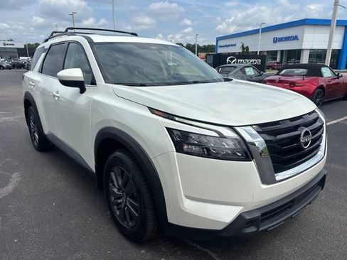 Used 2023 Nissan Pathfinder SV w/ SV Premium Package AWD/4WD image 5