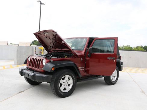 Used 2010 Jeep Wrangler Rubicon w/ PWR Convenience Group AWD/4WD image 86