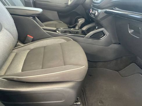 Used 2023 Chevrolet TrailBlazer LT FWD image 25