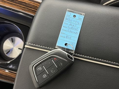 Used 2021 Cadillac Escalade Premium Luxury w/ Driver Assist Tech Package image 30