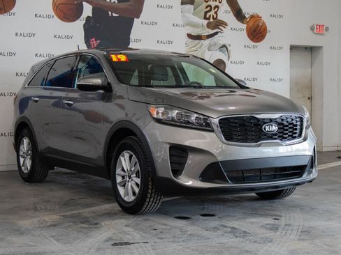 Used 2019 Kia Sorento LX image 18