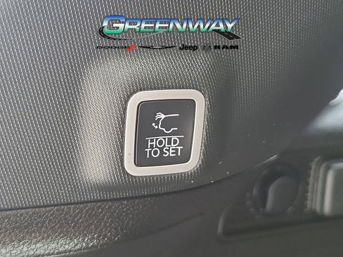 Used 2025 Jeep Grand Cherokee Limited w/ Black Appearance Package RWD image 6