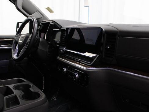 Used 2022 GMC Sierra 1500 SLE image 29