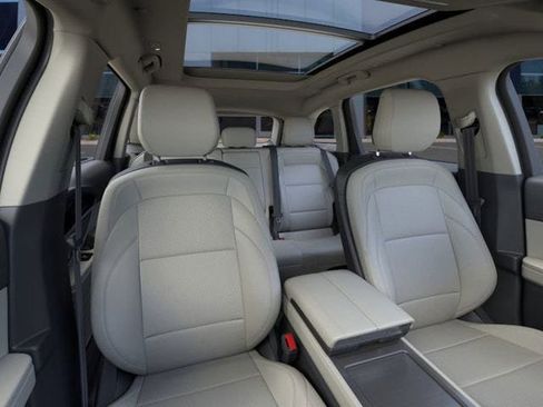 New 2026 Lincoln Nautilus Premier w/ Equipment Group 102A image 32