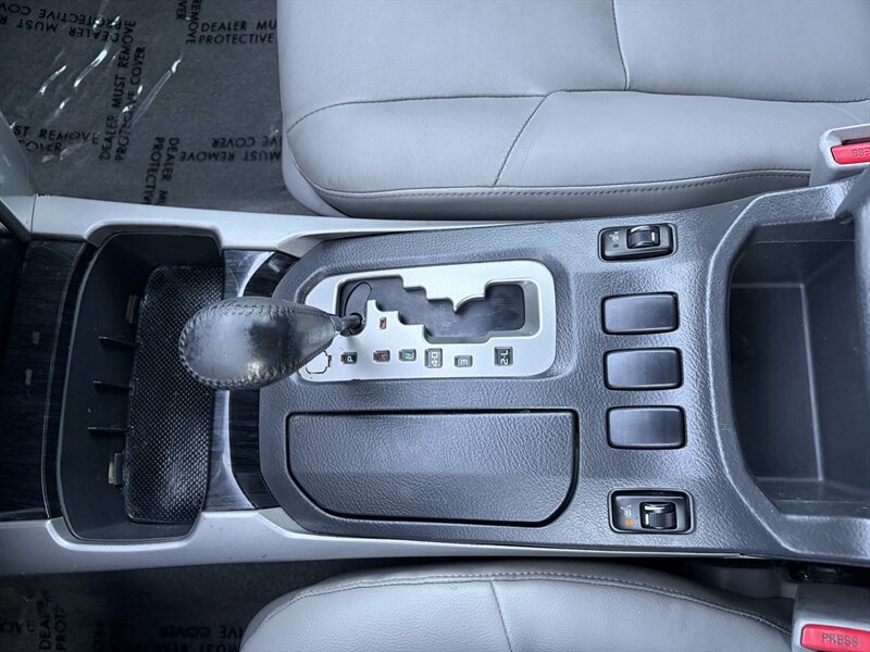 Used 2006 Toyota 4Runner Limited w/ Preferred Accessory Pkg RWD image 20