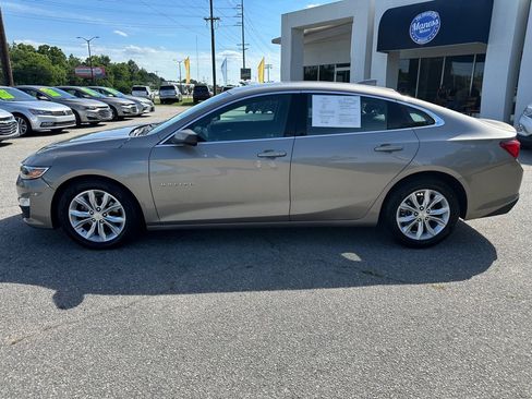 Used 2023 Chevrolet Malibu LT w/ Driver Confidence Package FWD image 2