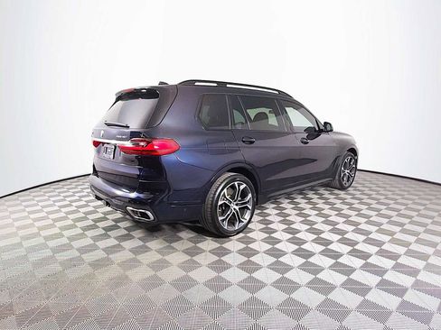 Used 2022 BMW X7 xDrive40i w/ M Sport Package AWD/4WD image 5