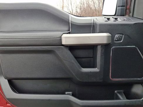 Used 2019 Ford F150 Lariat image 13