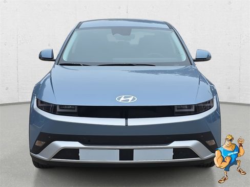 New 2026 Hyundai Ioniq 5 SE image 2