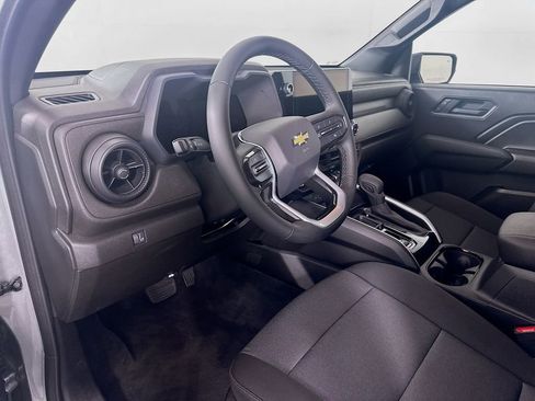 Used 2025 Chevrolet Colorado W/T w/ WT Convenience Package II image 9