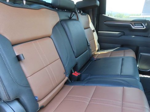 Certified 2026 Chevrolet Silverado 1500 High Country w/ Technology Package AWD/4WD image 46