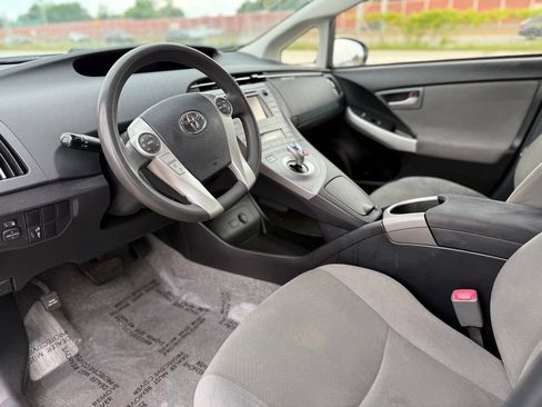 Used 2013 Toyota Prius Two FWD image 19
