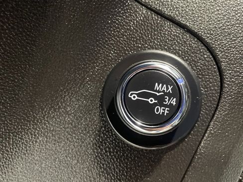 Used 2023 GMC Acadia Denali image 17