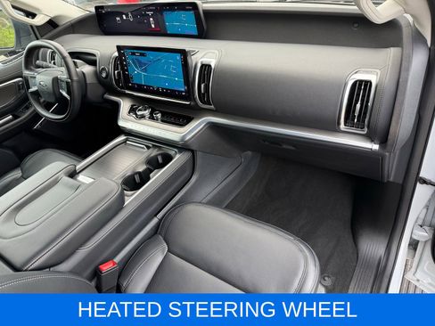 Used 2025 Ford Expedition Platinum AWD/4WD image 19
