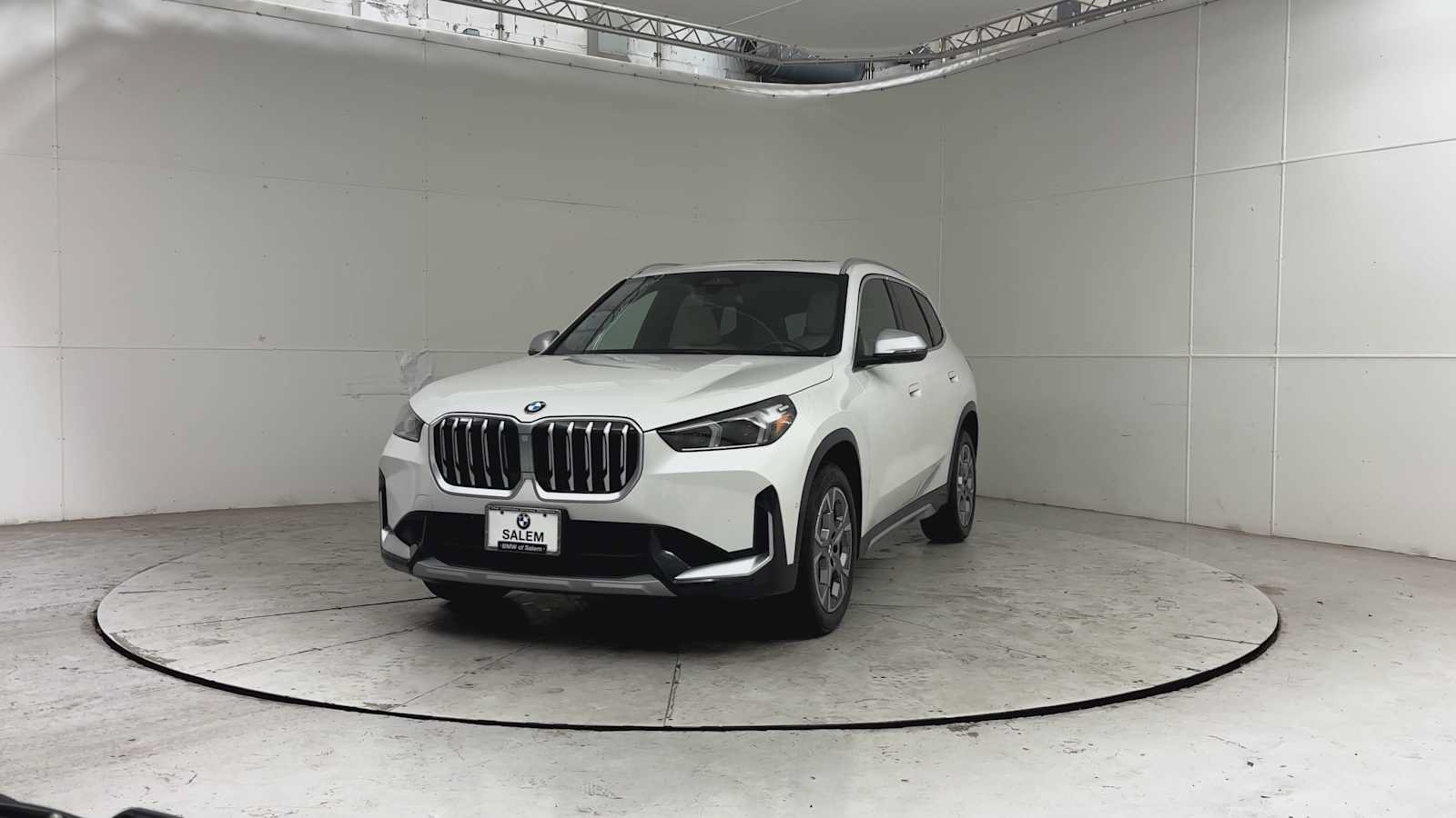 Used 2024 BMW X1 xDrive28i w/ Convenience Package AWD/4WD image 2