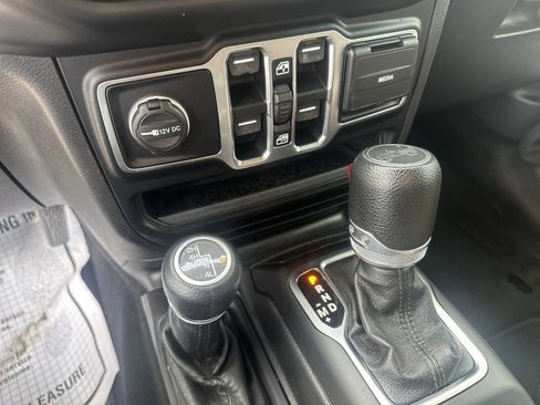 Used 2020 Jeep Wrangler Unlimited Sport AWD/4WD image 37