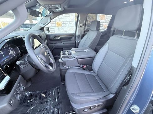 Used 2024 Chevrolet Silverado 1500 LT image 23