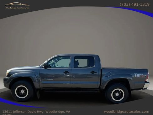 Used 2011 Toyota Tacoma 4x4 Double Cab w/ TRD Off-Road Pkg image 7