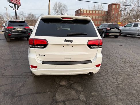 Used 2020 Jeep Grand Cherokee Altitude image 5
