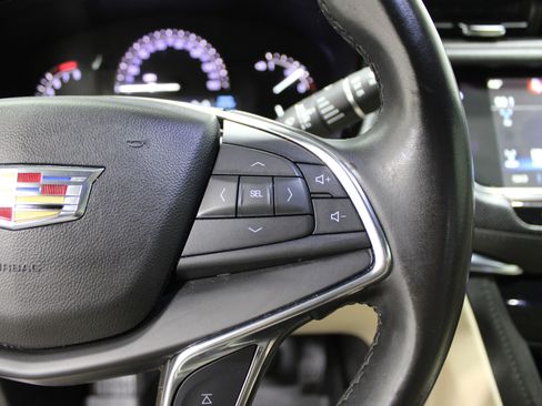 Used 2019 Cadillac XT5 FWD image 13