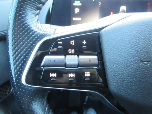 Used 2023 Nissan Ariya FWD image 32