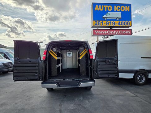 Used 2023 GMC Savana 3500 Extended w/ Driver Convenience Package image 16