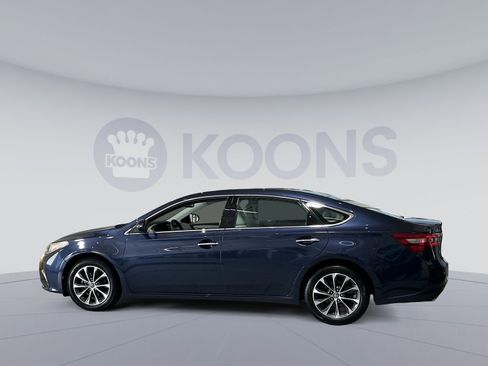 Used 2018 Toyota Avalon XLE image 13