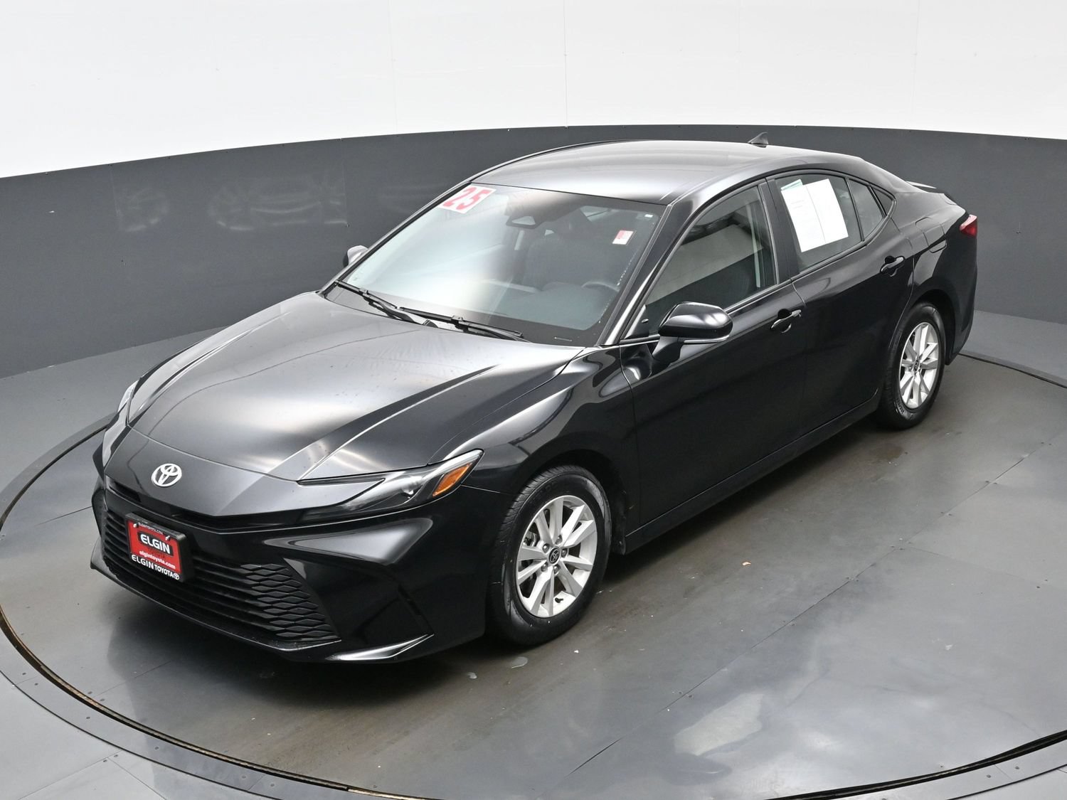 Used 2025 Toyota Camry LE FWD image 36
