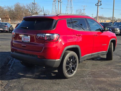 New 2026 Jeep Compass Latitude image 12