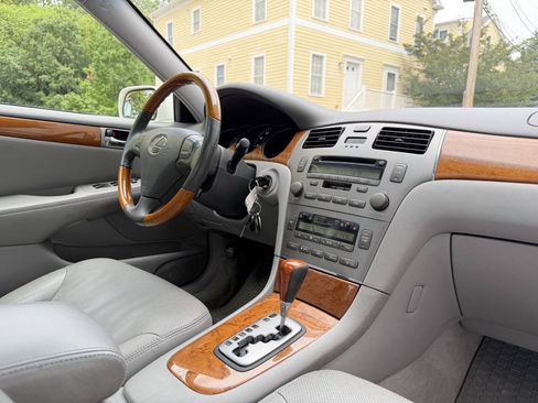 Used 2005 Lexus ES 330 FWD image 21